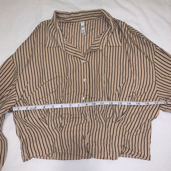 Zara Structured Croped Button Down - Picture 3 of 5